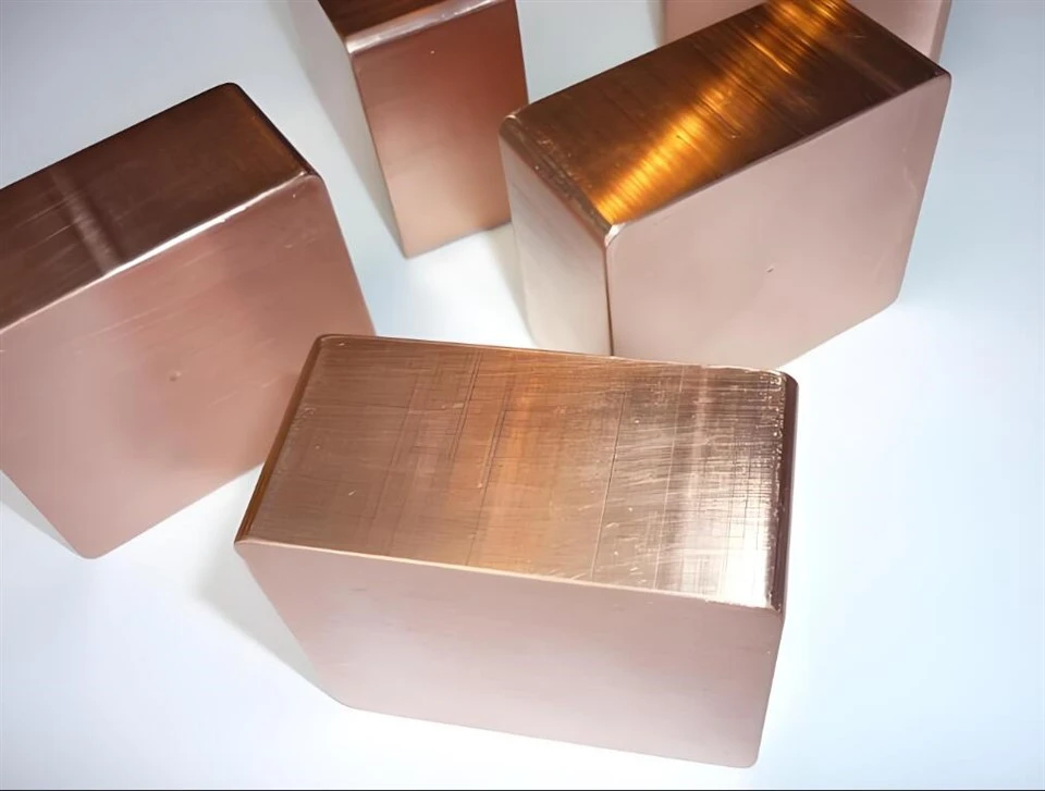 Casting Tooj Liab Ingots